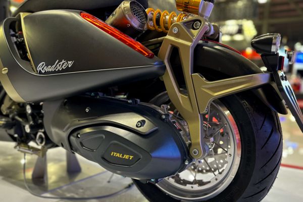 italjet-roadster-eicma-095F1F9A51-B6A2-F50E-4456-A437E5B631B3.jpg